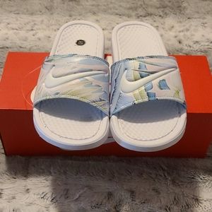 Women's Nike Slides Size 7